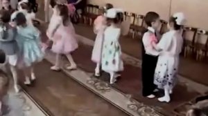 Танец 'Миллион алых роз'