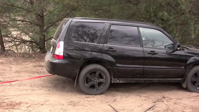 Subaru Forester in trouble offroad смотреть онлайн