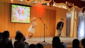 Копия видео "Слышь ты че такая дерзкая а очень классный танец"