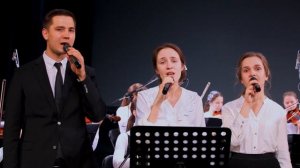 В яслях спал на свежем сене крошечный Христос | Рождественское пение