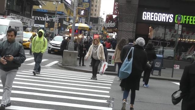 NEW YORK CITY 2019: NIGHT AND DAY ON TIMES SQUARE! [4K60] смотреть онлайн