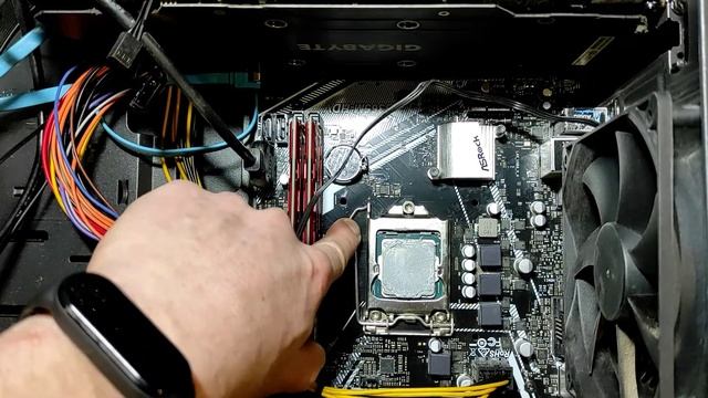 Как заменить процессор Intel на материнской плате смотреть онлайн
