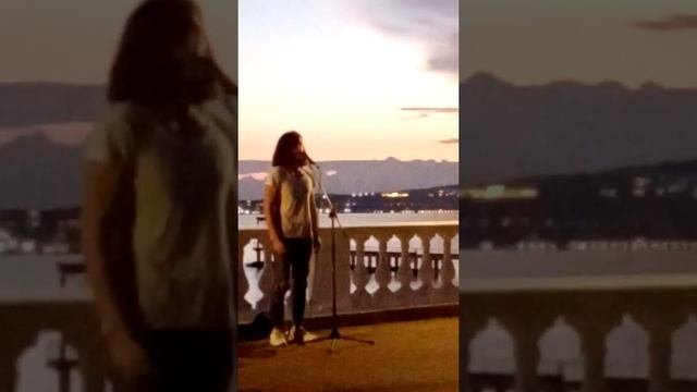 Парень читает ? стихи Ангел ?