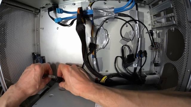 PC Build "Power Hackintosh i7" in Apple Power Mac G5 case смотреть онлайн