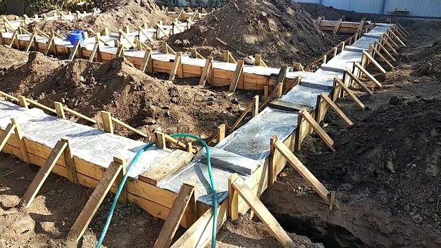 5 .Заливка фундамента бетоном из бетононасоса