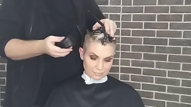 Видеоурок 22 Короткая женская стрижка(undercut)