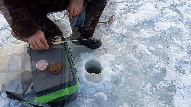 ПЕРВЫЙ ЛЁД! ВЕРХНИЙ ТОБОЛ! НА СТО ПЯТЬДЕСЯТ В ЛУНКУ НЕ ЛЕЗЕТ! С ЖЕРЛИЦАМИ! ЩУКА, ОКУНЬ, ЧЕБАК! 2020 смотреть онлайн
