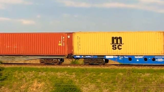 2ТЭ25Км - 0??? с контейнерным поездом на 1 гл.пути. смотреть онлайн