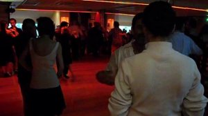 Carrément Tango - Milonga au " Petit Patio " Marseille 26-5-10.AVI