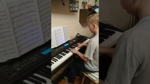 "Листок из альбома",  М.  Регер, исп.  Пётр Соловьёв.