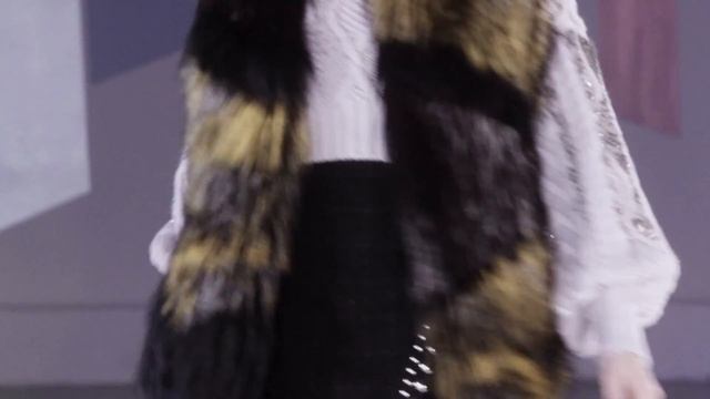 Жилетка лиса | Paolo Moretti, шубы в Милане смотреть онлайн