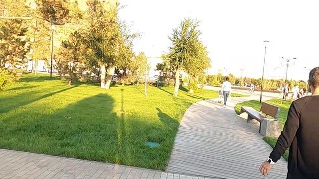 Собор Александра Невского и Александровский сад (пробное видео с новой камерой)