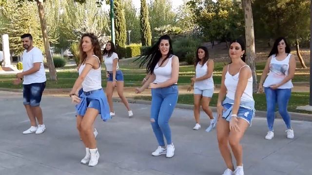 BESAME BISBAL - JUAN MAGAN ZUMBA COREOGRAFIA смотреть онлайн