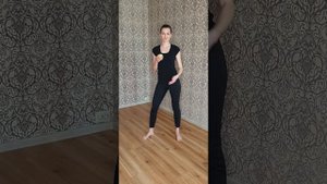 Упражнения с теннисным мячом на развитие ловкости и скорости реакции.