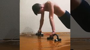 Отжимания на опорах