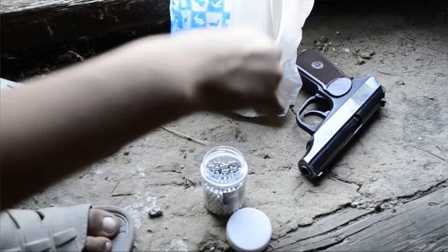 Дмитрий Филиппов- На полке пёс, юла и неваляшка…/добрые стихи в исполнении автора