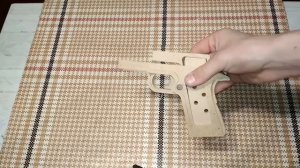 Пистолет Кольт 1911 из дерева