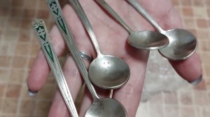 Повезло. Достались вещи из послевоенного Ленинграда.