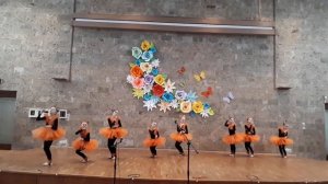 Танец лисичек.