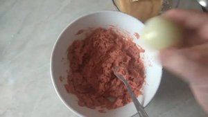 Фарш из лосося. Готовим котлеты.