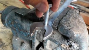 КРУТАЯ САМОДЕЛКА ИЗ ОБЫЧНОГО ГАЕЧНОГО КЛЮЧА!