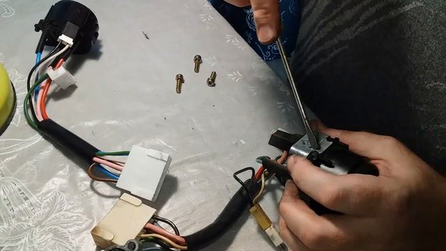 Замена замка зажигания ВАЗ 2110, 2111, 2112. Замена контактной группы замка. Ремонт замка #vseklevo