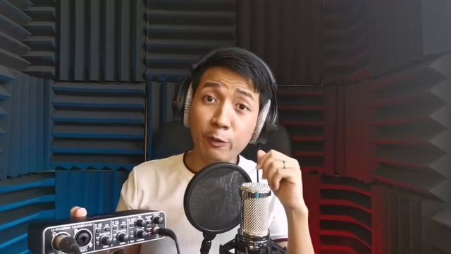 Behringer UMC 204 HD Review and Motu M2 Comparison смотреть онлайн