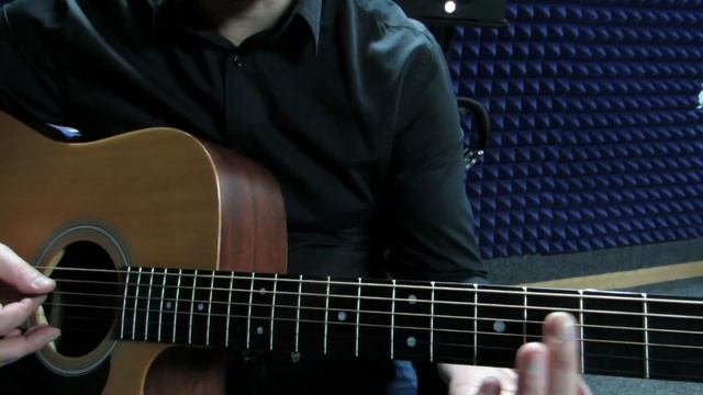 КАК ИГРАТЬ ФЛАЖОЛЕТЫ НА ГИТАРЕ (В лесу родилась ёлочка) Поздравление с Новым Годом на гитаре смотреть онлайн