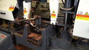 Двухколонный полуавтоматический ленточнопильный станок Metal Master MGH-300Z. Работа на станке.