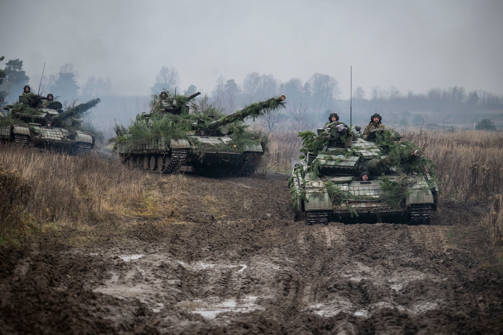 Танковая атака под авдеевкой. Русские танки на Украине. Танковые войска Украины. Русские войска на Украине. Танки ВСУ на Донбассе.