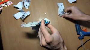 DIY ПАПЕРКРАФТ схема олень из бумаги и игральных карт