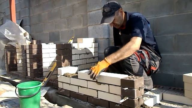 Простой кирпичный мангал под навесом своими руками смотреть онлайн