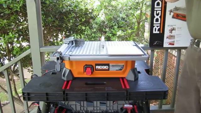 Keter Work Table and Ridgid Jobsite Tile Saw смотреть онлайн