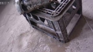 Нарезка штробы "болгаркой" с подачей воды. Без пыли!