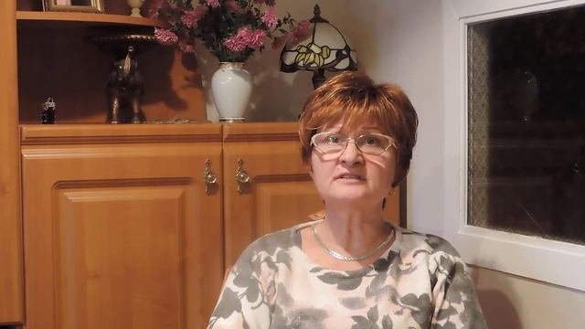 Стихи растут как розы—    Марина Цветаева —Советская Поэзия —читает Елизавета Беседина