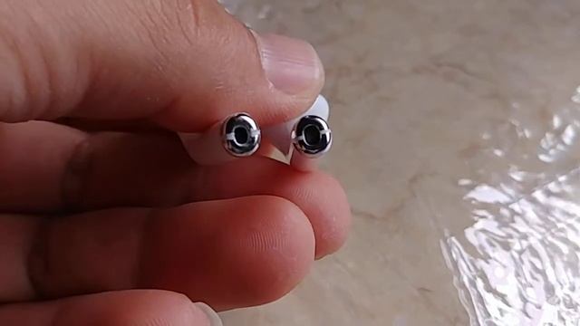 i10 TWS versus Apple Airpods (physical features comparison) смотреть онлайн