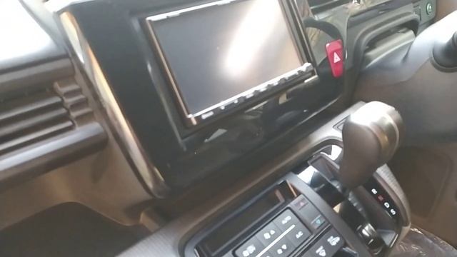 Хонда Степвагон 2015 год 4WD .4 бала. смотреть онлайн