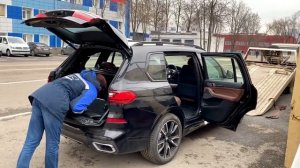 BMW X7 - комфортные сидения для задних пассажиров