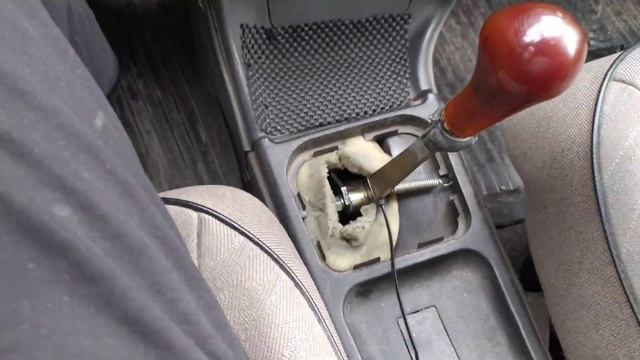 Как убрать люфт рычага КПП ВАЗ 2114 ,2109,2113,2115,2108, Приора ,Калина. смотреть онлайн