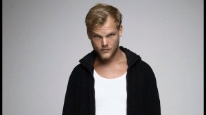 Avicii - Fades Away (ft Noonie Bao) (1 hour)