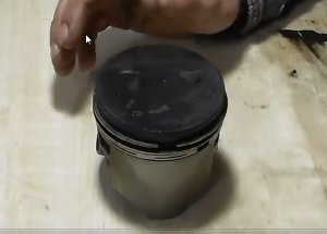 Детонация в Двигателе Машины Одна из Причин