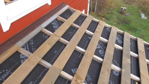 Показываю как собрать простые леса поверх террасы.