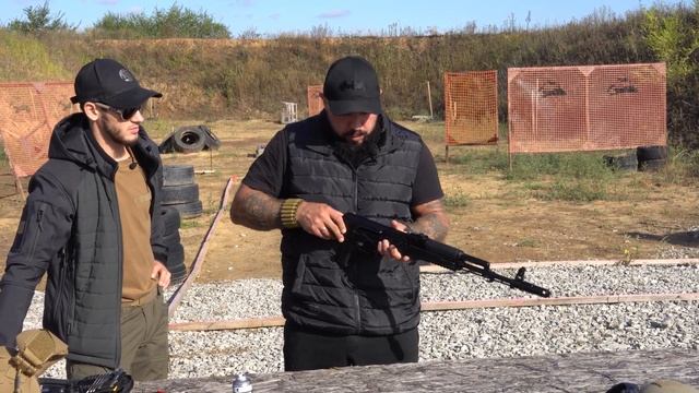 Автомат Калашникова и AR15, разбор, обслуживание, сборка. смотреть онлайн