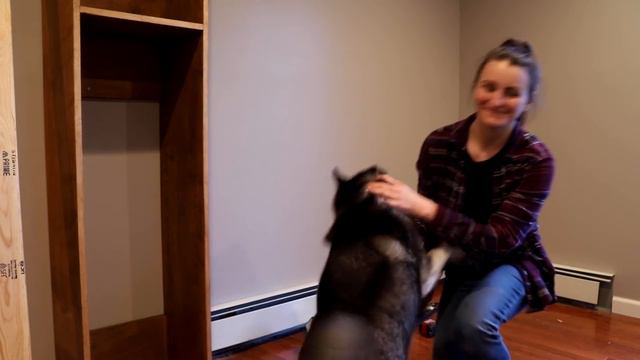 DIY Mudroom & Home Office Makeover For My Dad! смотреть онлайн