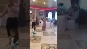 Творческий подарок от родителей детям на свадьбу.