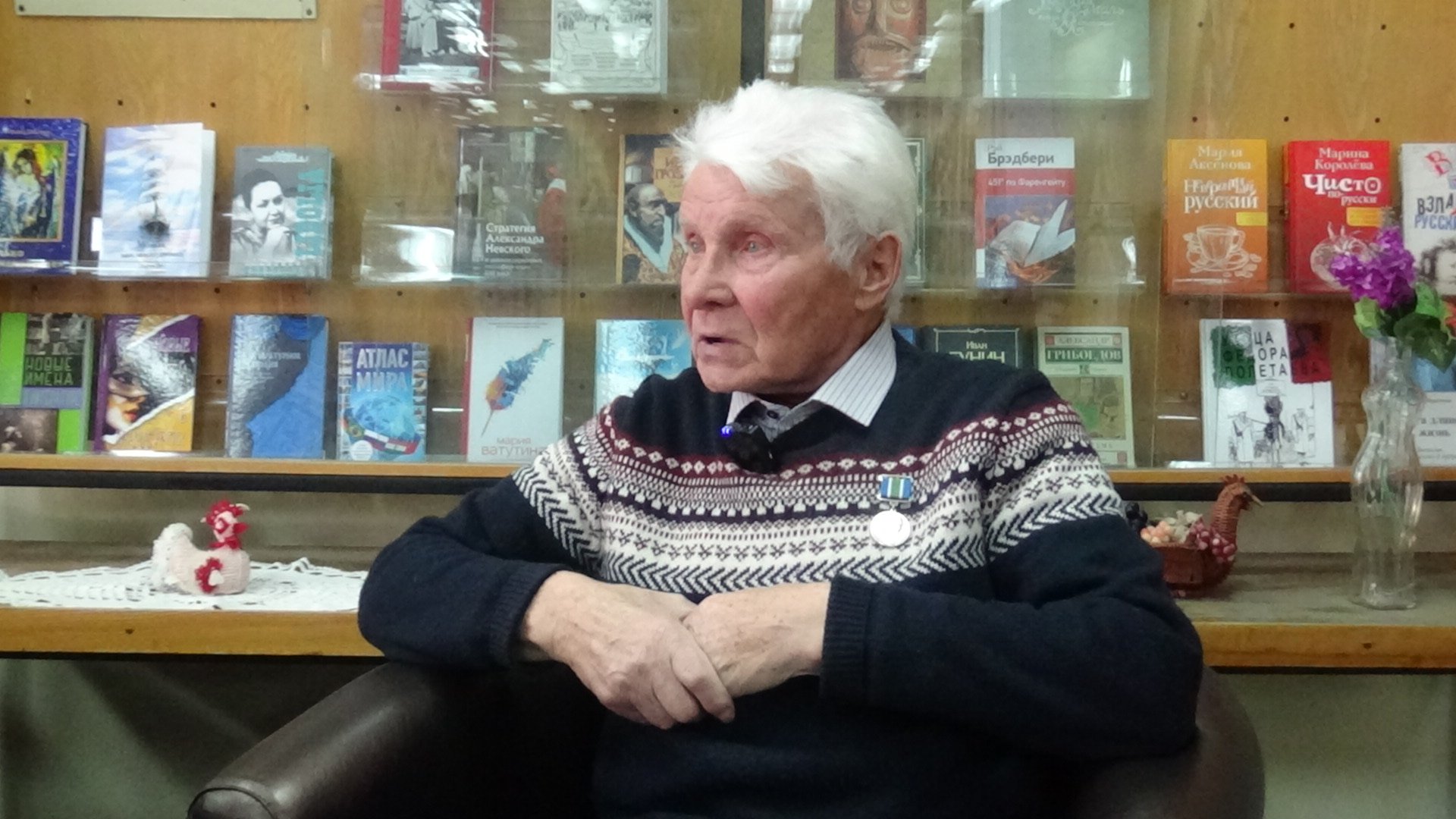 Поэту Валентину Манухину - 85 лет Дворец книги