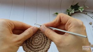 Вязаная корзинка из джута. Декор для дома. Вяжем корзинку крючком и украшаем по краю "шишечками"