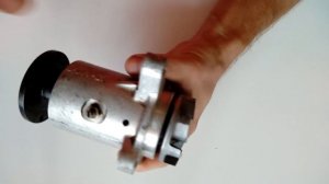 Артефакты Москвича. Косозубая помпа ФЭД (воднасос 412-1307010) на УЗАМ