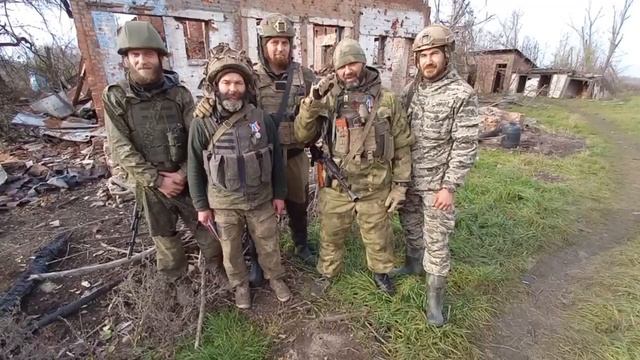 Всем привет. Все живы-здоровы, вас помним. Мы двигаемся вперёд. О своём выборе не жалеем.MP4