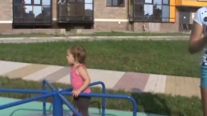 Лопаем Огромный гелиевый Шар!!!Марья, Настя, Саша и Арсений лопают огромный воздушный ШАР!!!!!!